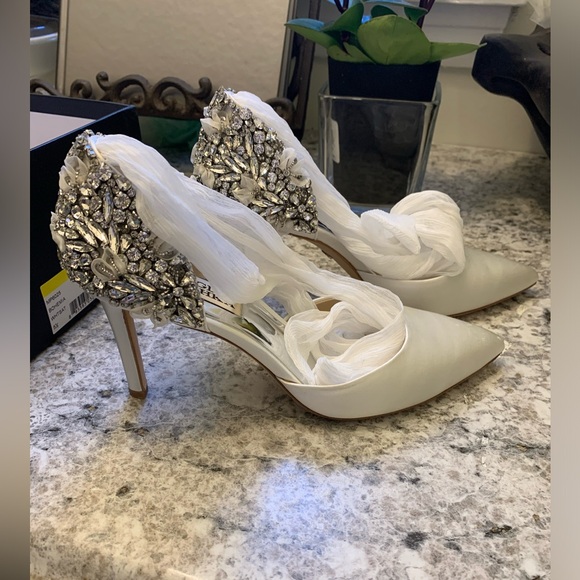 Badgley Mischka size 5.5 jeweled heels - Picture 3 of 8